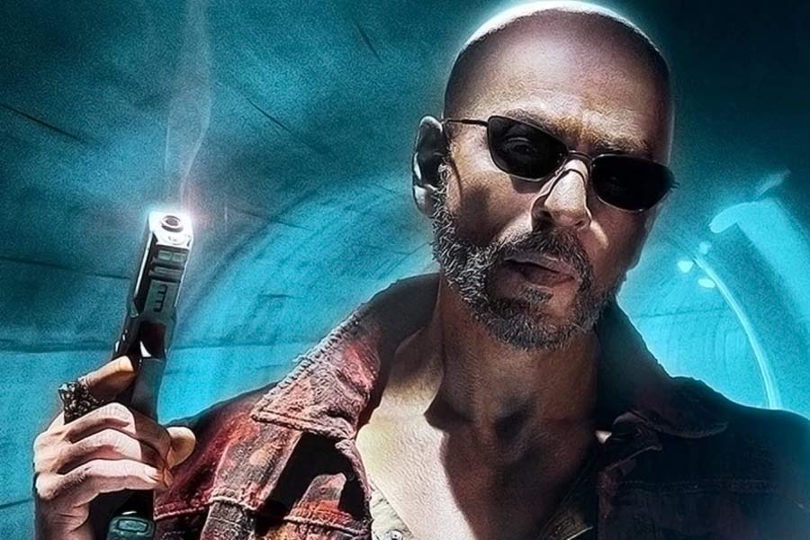 চলতি বছরের সেপ্টেম্বর মাসে প্রেক্ষাগৃহে মুক্তি পায় শাহরুখের ‘জওয়ান’। বলিপাড়া সূত্রে খবর, এই ছবিতে অভিনয় করে ১০০ কোটি টাকা পারিশ্রমিক পেয়েছেন শাহরুখ। পারিশ্রমিকের পাশাপাশি ছবির মোট লাভের ৬০ শতাংশও নিয়েছেন অভিনেতা।