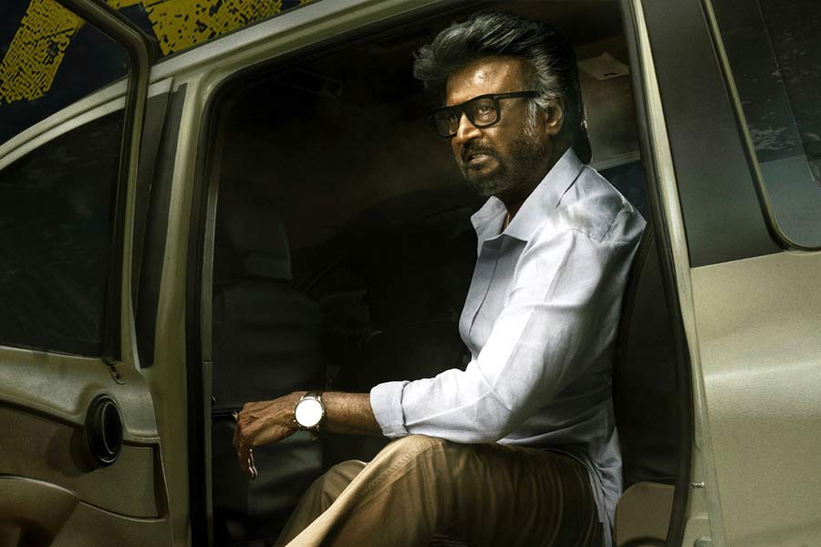 সংবাদ সংস্থা সূত্রে খবর, ‘জেলর’ ছবির সাফল্যের পর নিজের পারিশ্রমিক আরও বাড়িয়ে দিয়েছেন রজনীকান্ত। কানাঘুষো শোনা যায়, পরবর্তী ছবিতে অভিনয় করে ২৫০ কোটি টাকার বেশি পারিশ্রমিক পাবেন রজনীকান্ত।