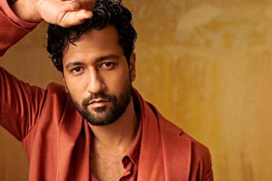 ‘ডাঙ্কি’ ছবিতে মুখ্যচরিত্রে অভিনয় করেছেন ভিকি কৌশল। বলিপাড়া সূত্রে খবর, এই ছবিতে সুখীর চরিত্রে অভিনয় করে ১২ কোটি টাকা আয় করছেন অভিনেতা।