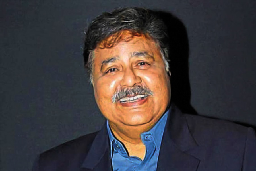 বলিপাড়ার কৌতুকে মাখা চরিত্রে অভিনয় করে জনপ্রিয় হয়ে ওঠেন সতীশ শাহ। ‘ডাঙ্কি’ ছবিতে অভিনয় করেছেন সতীশ। বলিপাড়া সূত্রে খবর, এই ছবিতে অভিনয় করে সাত কোটি টাকা আয় করছেন তিনি।