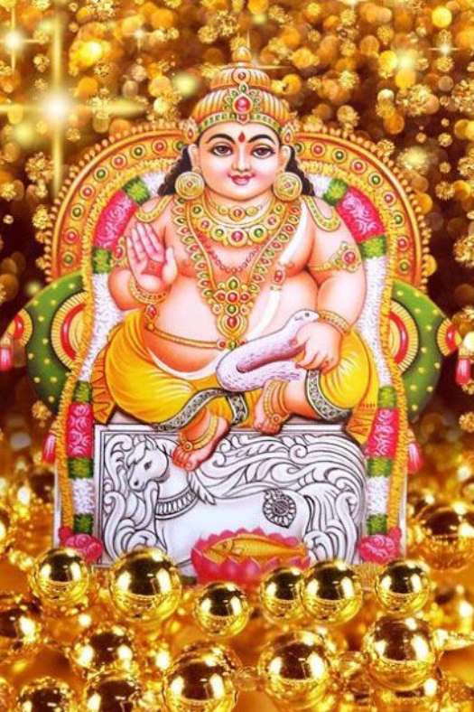 শুধু তাই নয় ধনতেরস থেকে দীপাবলি, ভাইফোঁটা নিয়ে মোট পাঁচ দিন। এই সময় সারা দেশ জুড়ে আরাধনা করা হয় ঐশ্বর্যের দেবী লক্ষ্মী, ধন্বন্তরী দেব এবং ধন সম্পদের দেবতা কুবেরের। 