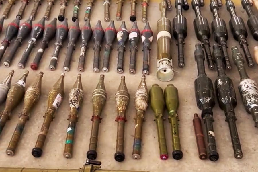 ইজ়রায়েল সেনাবাহিনীর এক আধিকারিক এক্স হ্যান্ডলে (সাবেক টুইটার) জানিয়েছেন, গাজ়ায় অস্ত্র সরবরাহ করছে ইরান। সিরিয়া দিয়ে অস্ত্র পাঠাচ্ছে তারা।