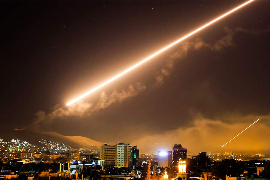 ইজ়রায়েলের প্রতিরক্ষা বাহিনী জানিয়েছে, লেবাননের ভূখণ্ড থেকে এক ডজনেরও বেশি রকেট ছোড়া হয়েছে। ইজ়রায়েলের প্রধানমন্ত্রী বেঞ্জামিন নেতানিয়াহু জানান, হিজ়বুল্লাকে ঠেকাতে উত্তর সীমান্তকে শক্তিশালী করার দিকে বিশেষ নজর দেওয়া হয়েছে।