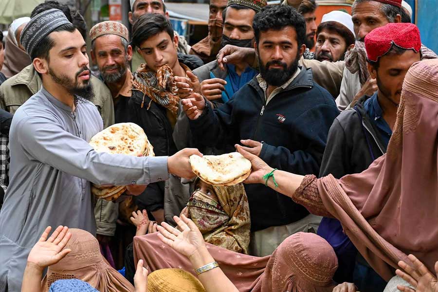 Due to shortage of Lamination paper Pakistan unable to print new passport