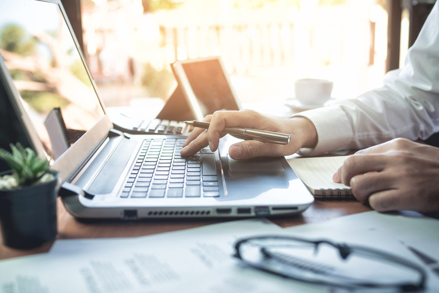 আধার সংস্থা ইউআইডিএআই-এর ওয়েবসাইটে বিভিন্ন প্রক্রিয়া রয়েছে, যার মাধ্যমে এক ব্যক্তি নিজের আধার সম্পর্কে বিভিন্ন গুরুত্বপূর্ণ নথি পেতে পারেন।