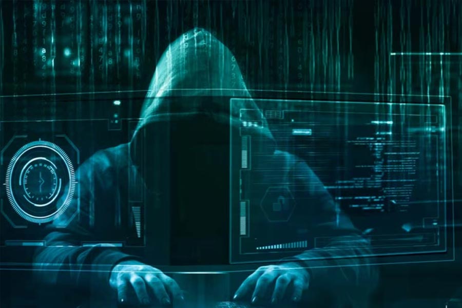 ইউআইডিএআই পোর্টালের তথ্য অনুযায়ী, কেউ যদি আধার কার্ড হারিয়ে ফেলেন, বা সেটি চুরি হয়ে যায়, তা হলে তা আবার ফিরে পাওয়ার বিভিন্ন উপায় রয়েছে।