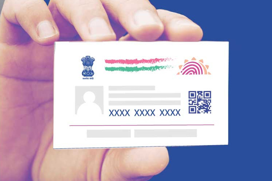  আধার নম্বর হারিয়ে যাওয়ার পর আবার আধার কার্ড পেতে https://myaadhaar.uidai.gov.in/ ওয়েবসাইটে ‘লস্ট ইউআইডি (ইউনিক আইডেন্টিফিকেশন নম্বর)/ইআইডি (এনরোলমেন্ট আইডি)’ অপশনে ক্লিক করতে পারেন। সেখান থেকে পর পর কয়েকটি ধাপ পেরিয়েই পাওয়া যেতে পারে আধার কার্ড।