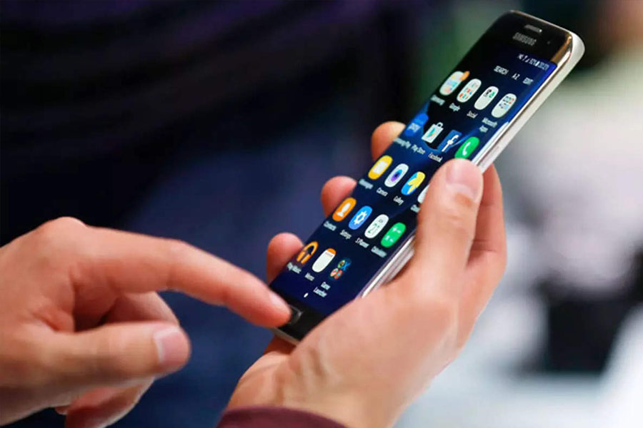 এর পর সংযুক্ত থাকা মোবাইল নম্বর বা ইমেল আইডিতে আধার নম্বর বা এনরোলমেন্ট আইডি পাঠিয়ে দেওয়া হবে।