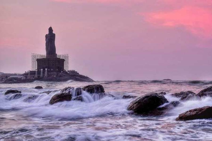 তা ছাড়া, দক্ষিণ ভারতে বাস পরিষেবা অত্যন্ত ভাল। প্রায় সব বড় শহর থেকেই লাক্সারি বাস পাবেন কন্যাকুমারী যাওয়ার।