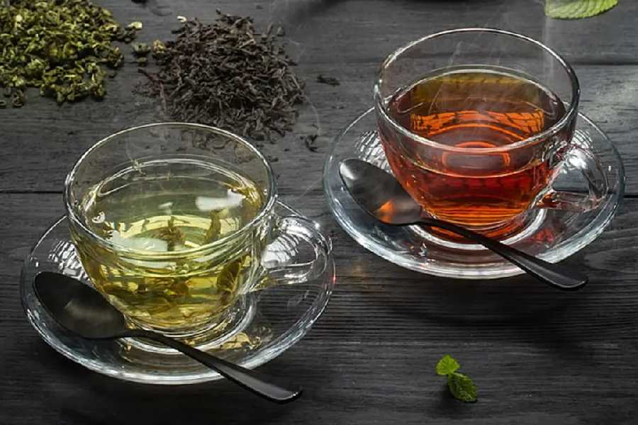 Green tea vs Liquor tea which one is healthier.