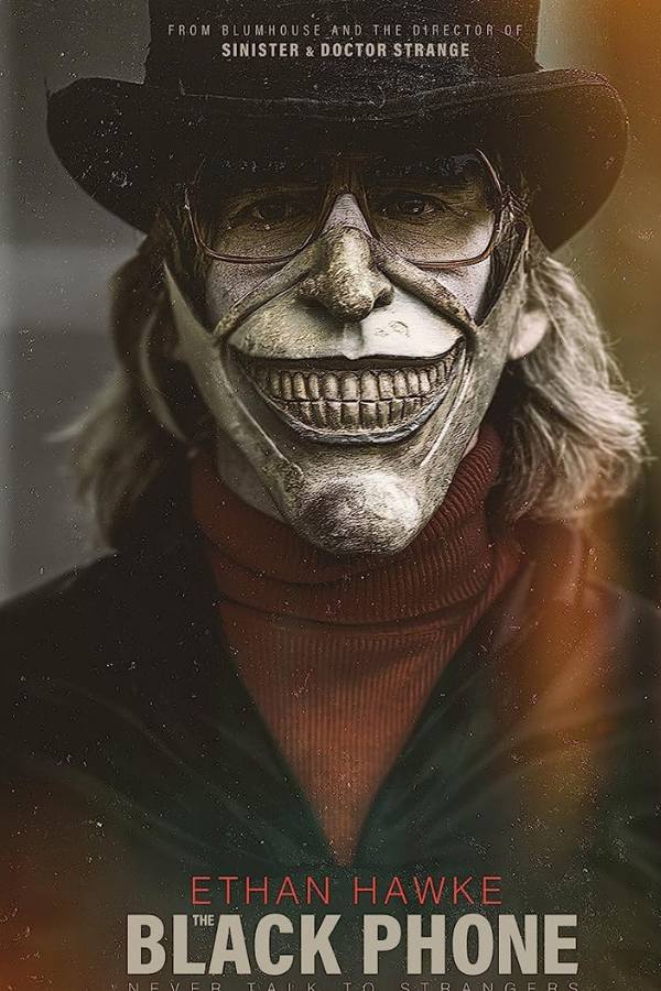 ৭. দ্য ব্ল্যাক ফোন -  মুক্তি - ২৪ জুন ২০২২। ভাষা - ইংরেজি। পরিচালক - স্কট ডেরিকসন। অভিনয়ে - ইথান হক, মাসোন থামেস, মিগুয়েল মোরা, প্রমুখ। গল্পের সারাংশ - একটা ভয়ঙ্কর ভয় ধরানো দুঃস্বপ্নের ফাঁদ পাতে এক 'সিরিয়াল কিলার'। তার একের পর এক শিকারকে ফাঁদে ফেলার শেষমেশ পরিণতি কিন্তু তাঁর কাছেই আরও বড় ভয়ের হয়ে দাঁড়ায়! 