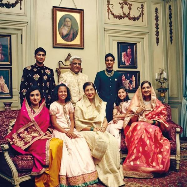 This is the world largest residence which is housed in india and have a bengal connection too