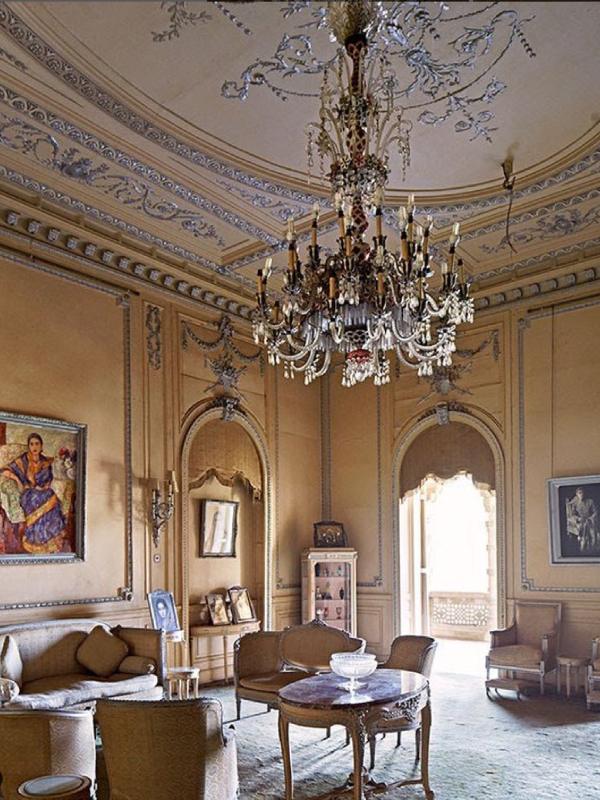 This is the world largest residence which is housed in india and have a bengal connection too