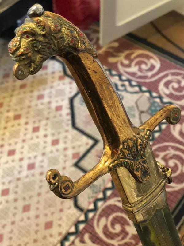 This is the world largest residence which is housed in india and have a bengal connection too