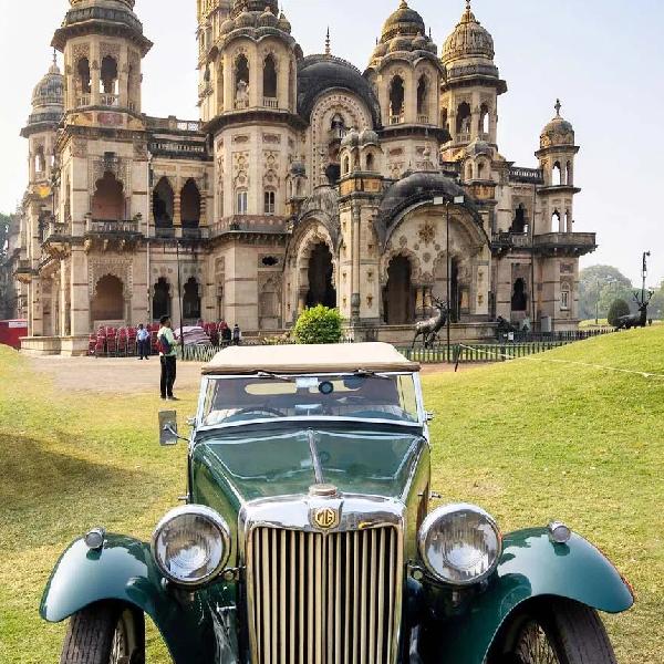 This is the world largest residence which is housed in india and have a bengal connection too