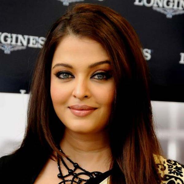 ২০২২ সালে দক্ষিণী পরিচালক মণি রত্নমের পরিচালনায় ‘পোন্নিয়িন সেলভান’ নামে একটি তামিল ছবিতে অভিনয় করতে দেখা যায় ঐশ্বর্যাকে। সেই ছবির সাফল্যের পর দ্বিতীয় পর্বেও অভিনয় করেন ঐশ্বর্যা।