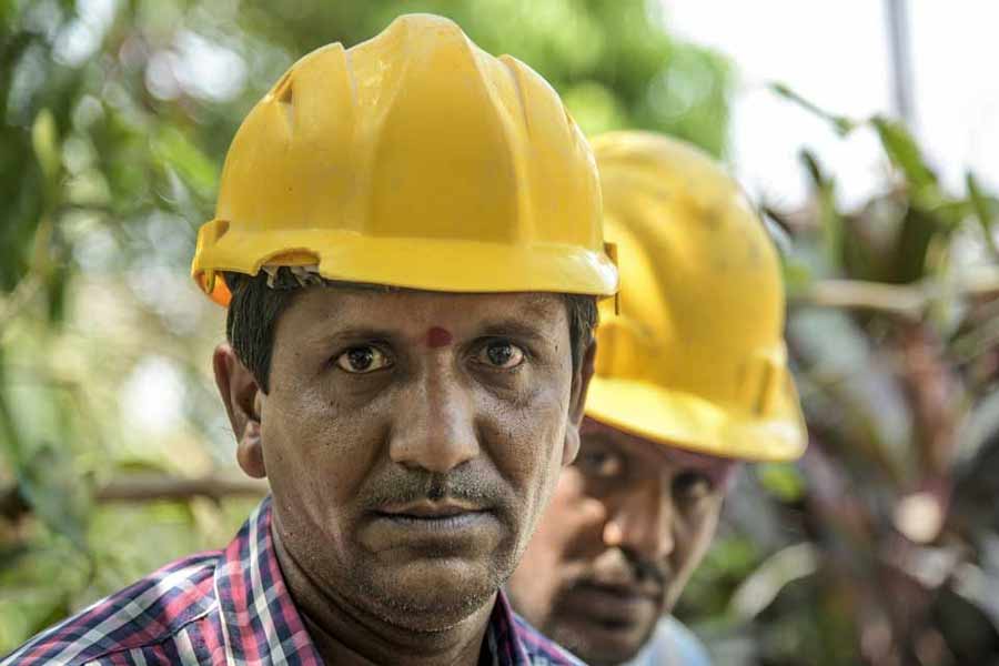 সুলভ শ্রমিকের আখড়া ভারত। এই দেশের জনসংখ্যা বিপুল। বহু মানুষ কর্মহীন। তাই ভারত থেকে সস্তায় শ্রমিক পাওয়া অপেক্ষাকৃত সহজ। ইজ়রায়েল হোক বা তাইওয়ান, সকলেই কর্মী নিয়োগের জন্য তাই ভারতকে বেছে নেয়।