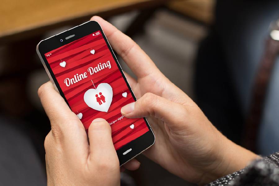 Tips to improve your dating app etiquette.