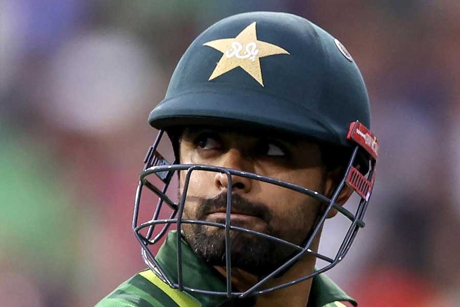 পাকিস্তানের আশা কার্যত শেষ হয়ে যায় নিউ জ়িল্যান্ড তাদের শেষ ম্যাচে শ্রীলঙ্কাকে উড়িয়ে দেওয়ায়। প্রায় ২৭ ওভার বাকি থাকতে জেতে কিউয়িরা। সে দিনই বিশ্বকাপ থেকে কার্যত বিদায় হয়ে যায় পাকিস্তানের।