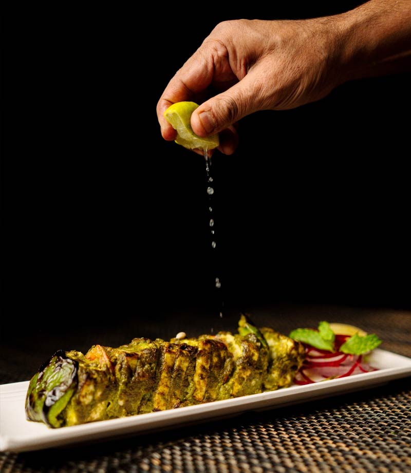 ভিন্ন স্বাদের পনির তুলসী টিক্কা পাওয়া যাবে কপার কারিজ়ে।