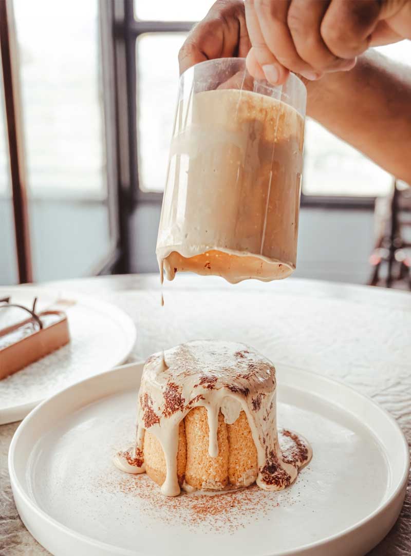 এলএমএনওকিউয়ের তিরামিসু।