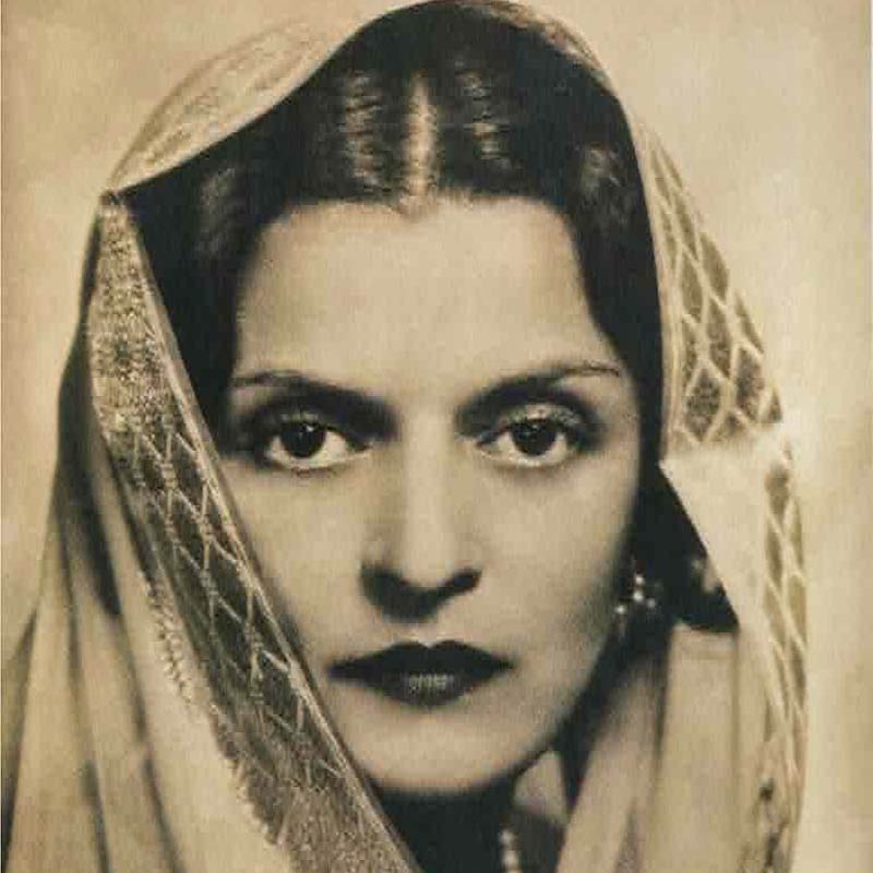 This is the world largest residence which is housed in india and have a bengal connection too