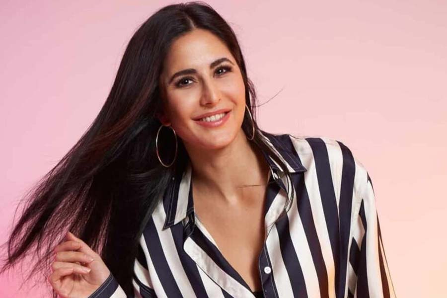 বলিপাড়া সূত্রে খবর, মস্তানি চরিত্রের জন্য ক্যাটরিনাকে প্রথমে অভিনয়ের প্রস্তাব দেওয়া হয়। ক্যাটরিনা সে প্রস্তাব ফিরিয়ে দিলে ঐশ্বর্যা রাই বচ্চন এবং পরে রানি মুখোপাধ্যায়কেও অভিনয়ের প্রস্তাব দেওয়া হয়।