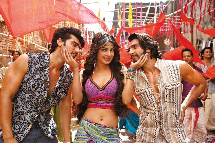 ২০১৪ সালে যশরাজ ফিল্মস প্রযোজিত ‘গুন্ডে’ ছবিতে অভিনয় করেন রণবীর সিংহ, অর্জুন কপূর এবং প্রিয়ঙ্কা চোপড়া। তবে প্রিয়ঙ্কা নন, তার পরিবর্তে এই ছবির নায়িকা হিসাবে ছবিনির্মাতাদের প্রথম পছন্দ ছিলেন ক্যাটরিনা।