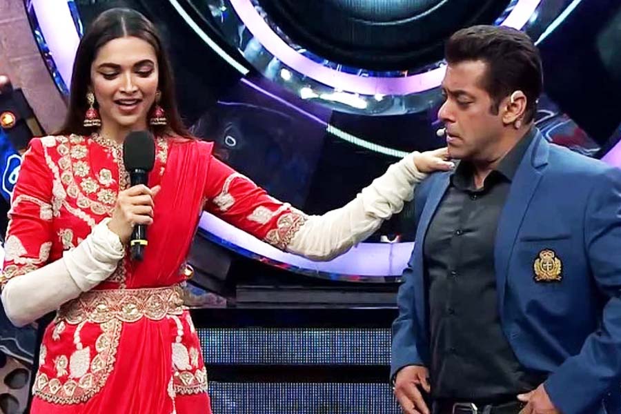 এক পুরনো সাক্ষাৎকারে দীপিকা জানিয়েছিলেন যে, সলমনের সঙ্গে অভিনয়ের ইচ্ছা রয়েছে তাঁর। কিন্তু বলিউডের ‘ভাইজান’-এর সঙ্গে অভিনয়ের সুযোগ পেয়েও হাতছাড়া করেছিলেন অভিনেত্রী।