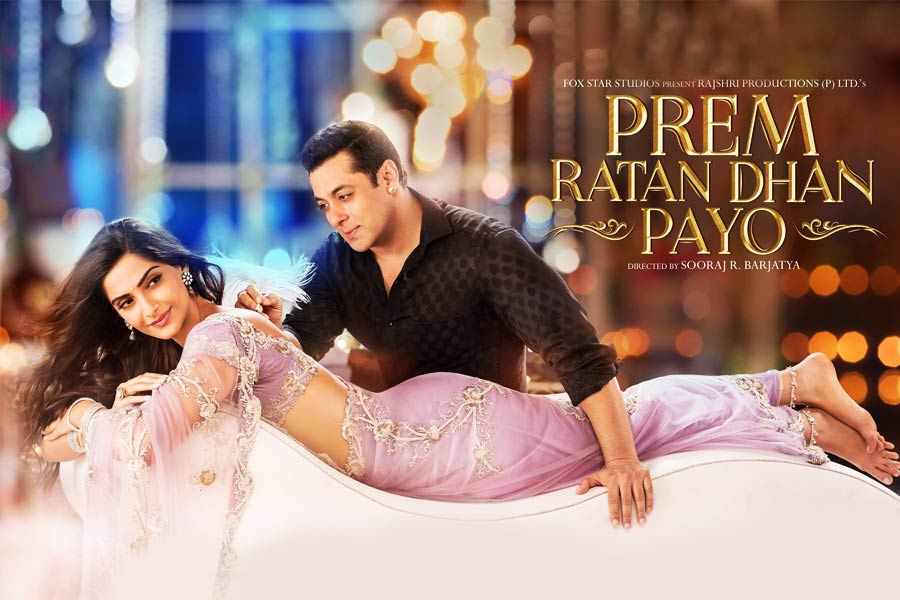 সুরজ বরজাতিয়ার পরিচালনায় প্রেক্ষাগৃহে মুক্তি পায় ‘প্রেম রতন ধন পায়ো’। সলমনের সঙ্গে এই ছবিতে জুটি বেঁধে অভিনয় করেন বলি অভিনেতা অনিল কপূরের কন্যা সোনম কপূর আহুজা।