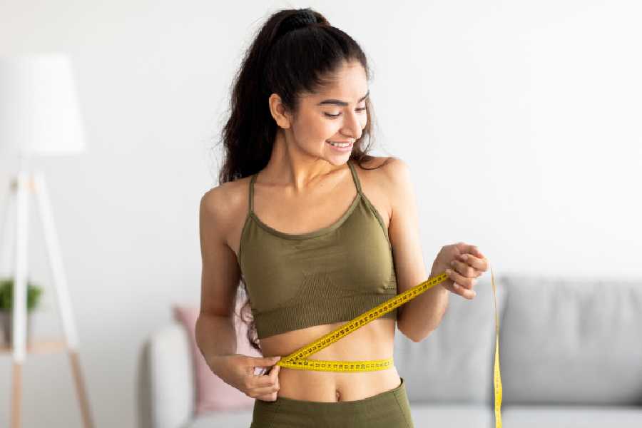 How to lose weight fast and safely in the new year.