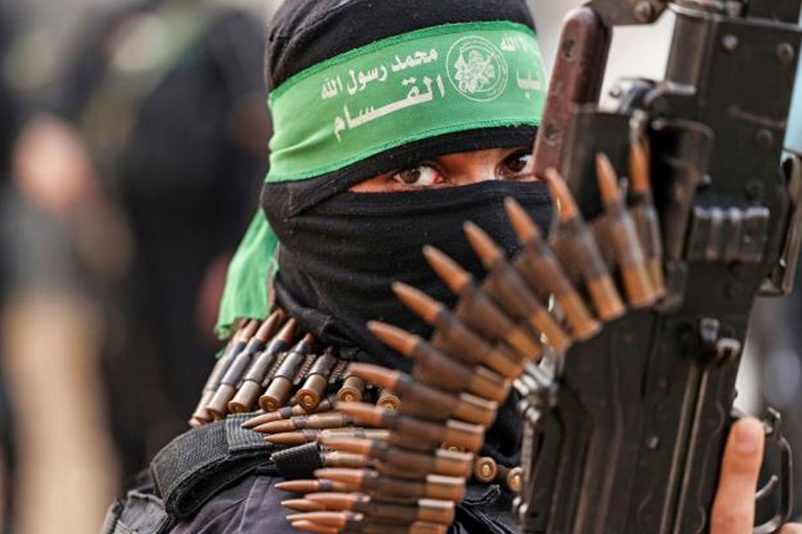 প্যালেস্টাইনের প্রাক্তন প্রেসিডেন্ট ইয়াসের আরাফৎ ইজ়রায়েলের সঙ্গে একটি শান্তিচুক্তিতে স্বাক্ষর করেছিলেন। সেই চুক্তির শর্ত অনুযায়ী প্যালেস্টাইন দেশের প্রতিরক্ষার জন্য কোনও সেনাবাহিনী রাখতে পারে না।