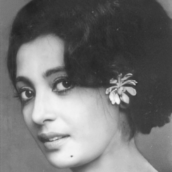 This is the world largest residence which is housed in india and have a bengal connection too