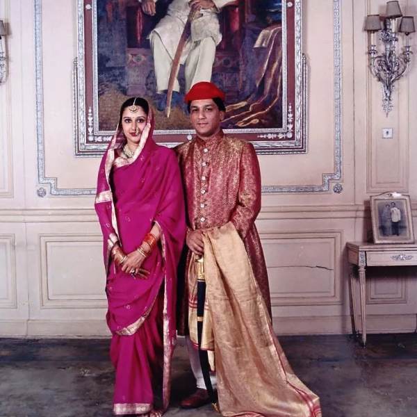 This is the world largest residence which is housed in india and have a bengal connection too