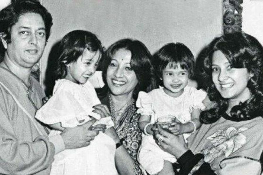 This is the world largest residence which is housed in india and have a bengal connection too