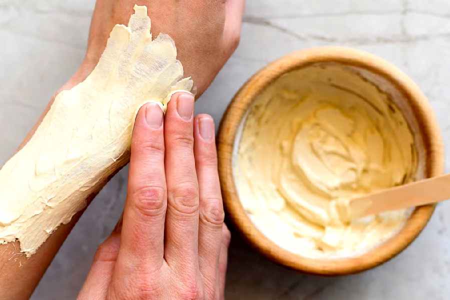 How to make chandan ubtan at home for healthy glowing skin.