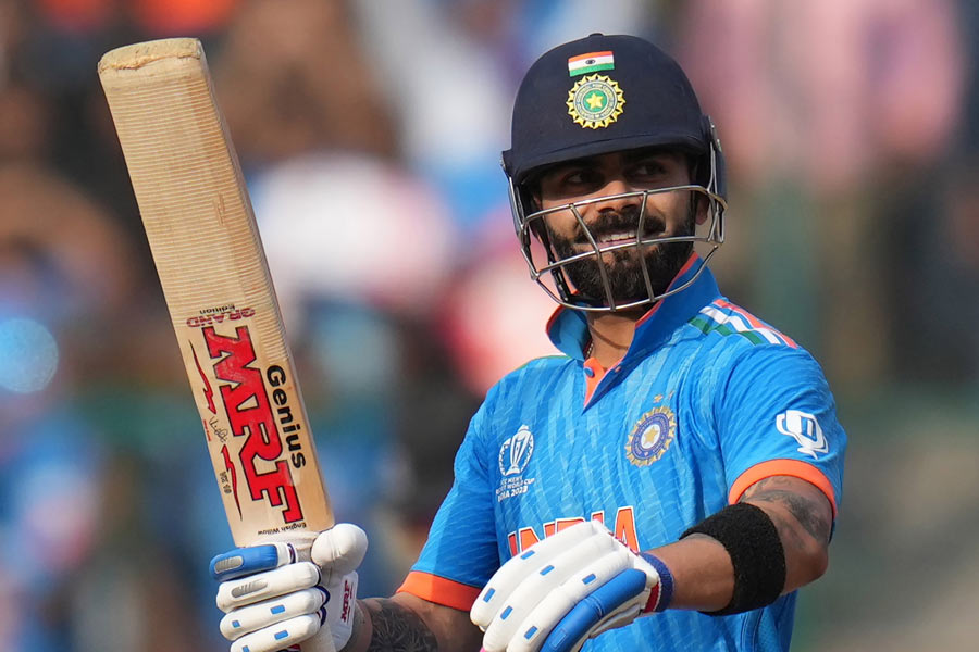 রবিবারের ম্যাচে সকলের নজর ছিল কোহলির দিকেই। এক দিনের ক্রিকেটে তাঁর ৫০তম শতরান দেখার জন্য মুখিয়ে ছিল গোটা দেশ। কিন্তু তা হল না। 