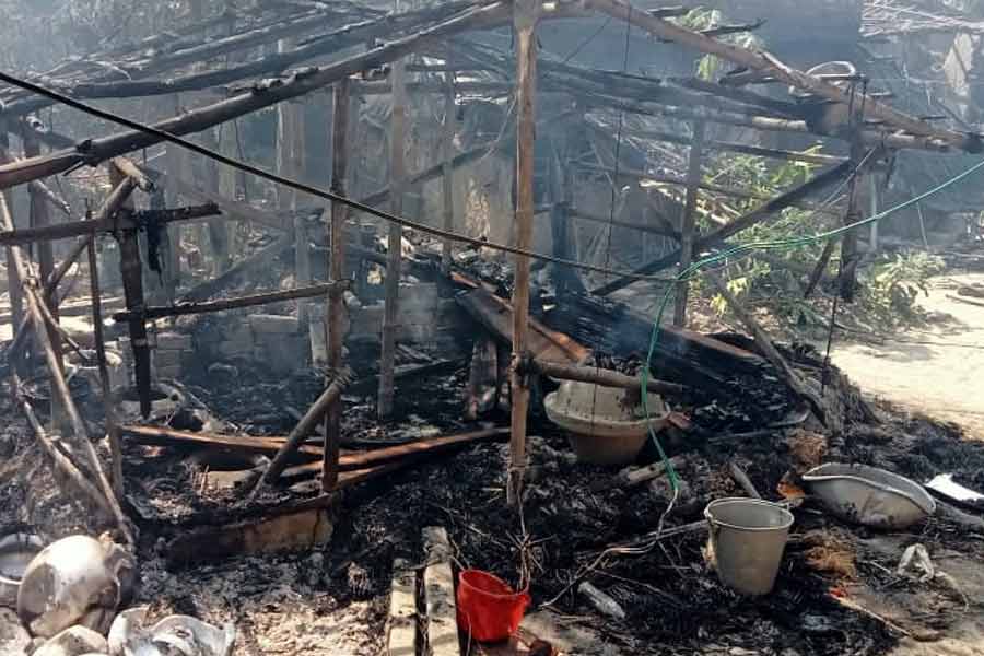 TMC workers set houses of cpm workers on fire in Jaynagar murder case