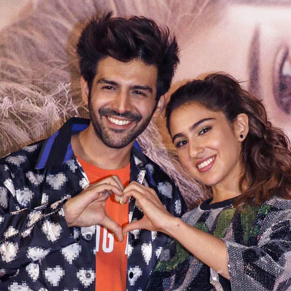 সম্পর্কে ছেদ পড়ার পরেও নিজের বাড়ির দিওয়ালি পার্টিতে হঠাৎ প্রাক্তন প্রেমিককে কেন আমন্ত্রণ করলেন সারা? এ কি আবার ভাঙা সম্পর্ক জোড়া লাগার ইঙ্গিত?