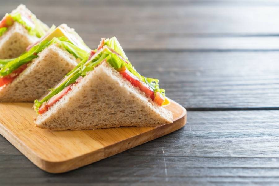 Man blasted by colleagues for boring veg sandwich he brought into work.