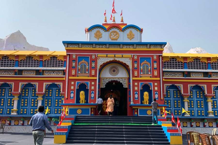  এই কমিটির পুজো ভাবানায় বদ্রীনাথ মন্দির উঠে এসেছে।