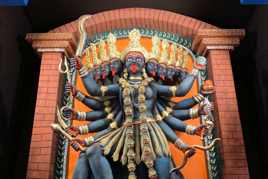 প্রতিমাতেও আছে বিশেষত্ব।  এ বারে মা এখানে রুদ্রমুখী।