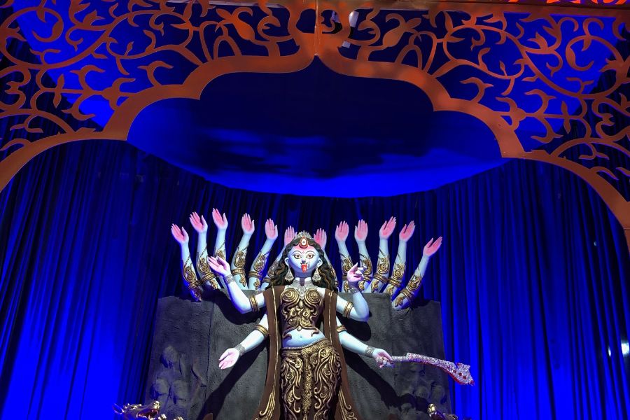 প্রতিমায় আছে বিশেষ চমক।