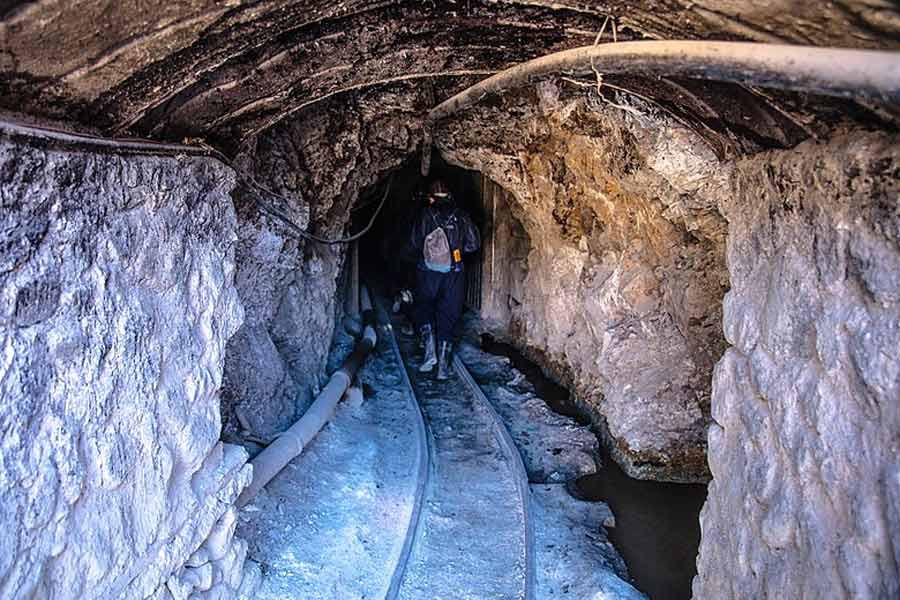 এরও প্রায় ১০০ বছর পর বলিভিয়ায় স্পেনীয় রাজত্বের অবসান হলে সেরো রিকোর দখল নেয় সে দেশের খনি সংস্থা ‘কোমিবল’। উদ্দেশ্য ছিল আরও রুপো বার করে আনা।