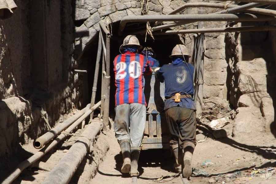 ১৯৮০-র দশকে রুপোর দামে পতন আসার পরে সেরো রিকোর দায়িত্ব স্থানীয়দের হাতে তুলে দেয় ‘কোমিবল’।