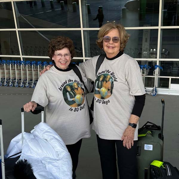 Two 81 year old friend travel the world around 80 days