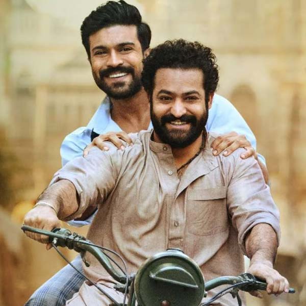 ২০২২ সালে মুক্তিপ্রাপ্ত ‘আরআরআর’ ছবিতে অভিনয় করে দর্শকের প্রশংসা কুড়িয়েছিলেন জুনিয়র এনটি রামারাও। জুনিয়র এনটি রামারাও-এর পাশাপাশি এই ছবিতে অভিনয় করে দর্শকমনে জায়গা করে নেন দক্ষিণী অভিনেতা রামচরণও।