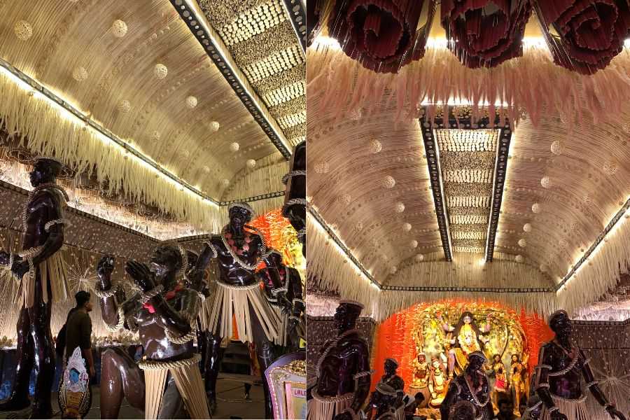 আদিবাসীদের উপসনার বিষয়টিও ধরা এই হয়েছে মণ্ডপ।