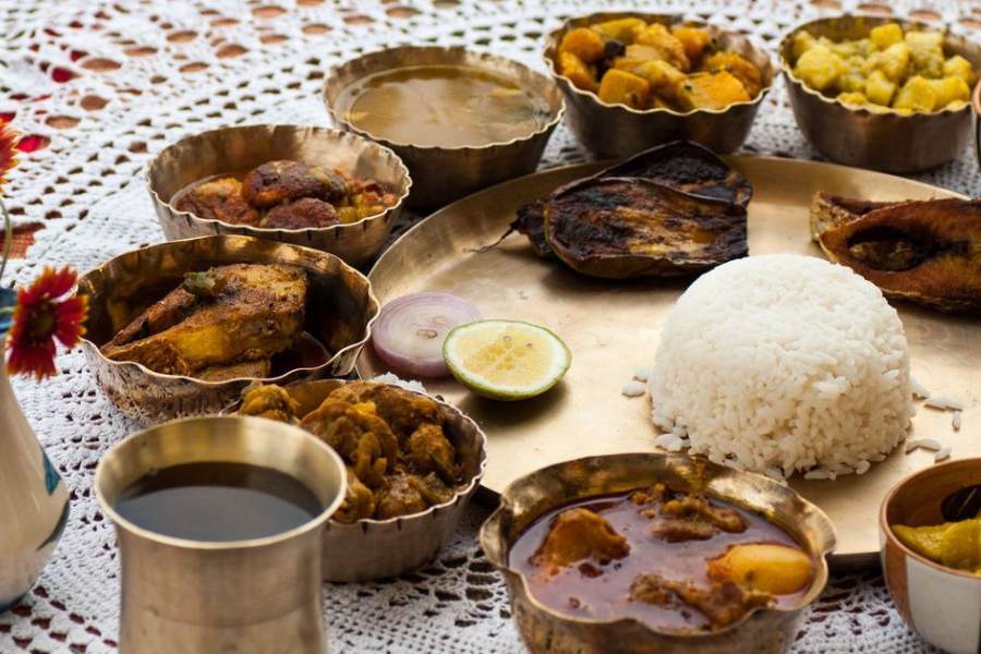 তাই ভাই-বোনদের জন্য কলকাতার তেমনই ১০টা সেরা বাঙালিখানার হোটেল-রেস্তোরার খবর রইল এখানে। এদের অনেকেই বিশেষ ভাইফোঁটা বুফেট্ কিংবা মহাভোজ থালির ব্যবস্থা রাখছে ভ্রাতৃদ্বিতীয়ায় দিনভর।