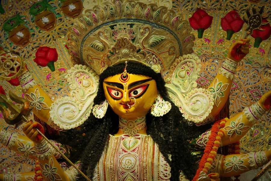 আবার গান্ধী জয়ন্তী উপলক্ষে এন.আই. ধারায় গোটা দেশে সব প্রতিষ্ঠানে ছুটি থাকায় মহালয়ায় যাঁদের ছুটি থাকে না, তাঁরাও আগামী বছর মহালয়ার দিন ছুটির মেজাজে প্রয়াত পূর্বপুরুষের উদ্দেশ্যে তর্পণ করতে যেতে পারবেন। অফিস যাওয়ার তাড়া থাকবে না।